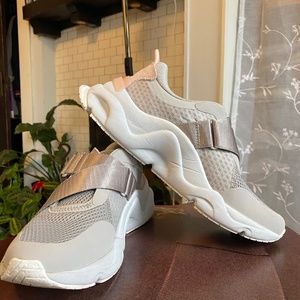 Sorel Kinetic Rnegd strap sneakers - Women 7